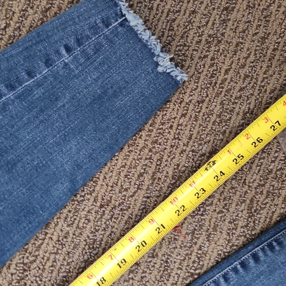 Good American Jean's Size 14 - Picture 13 of 16